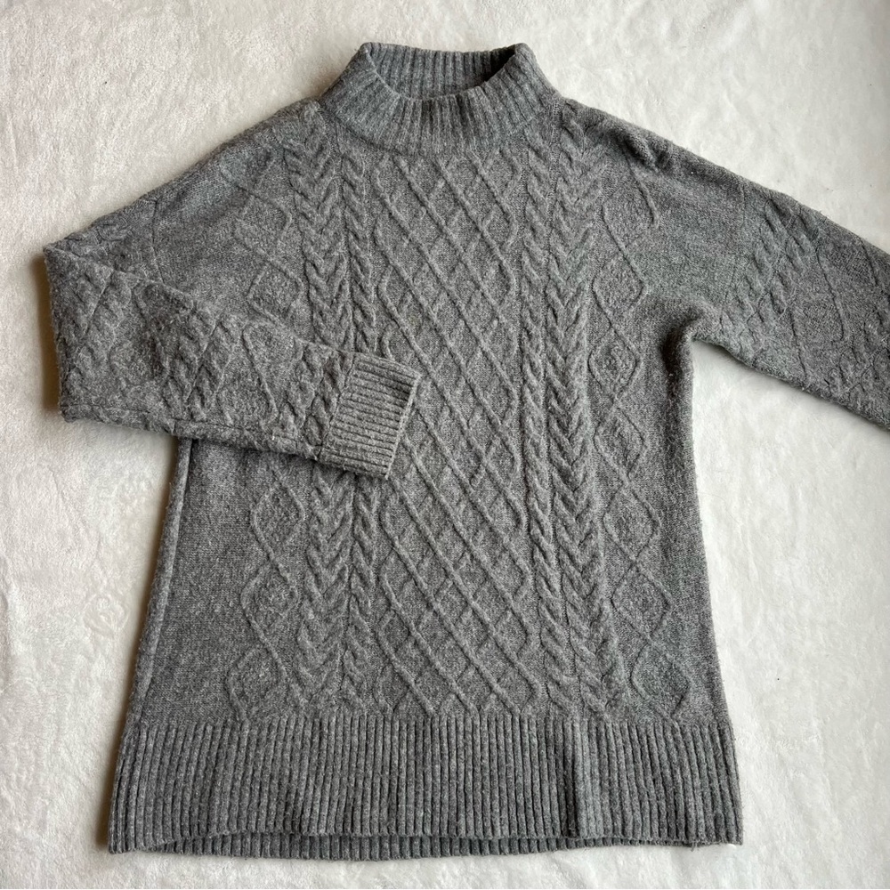H&M Gray Cable Knit Women's Sweater